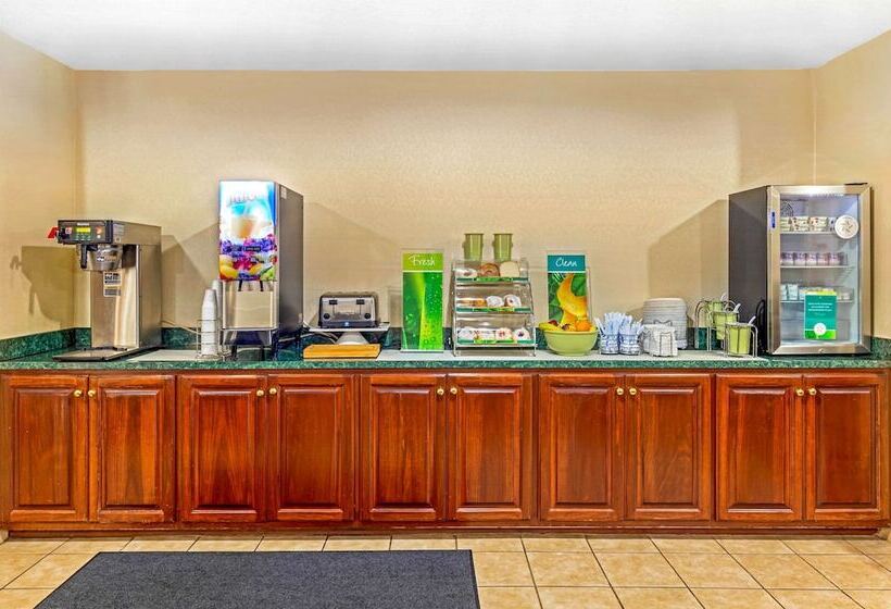 هتل Quality Inn High Point  Archdale