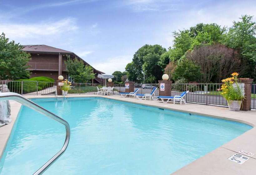 Отель Quality Inn Mount Airy Mayberry