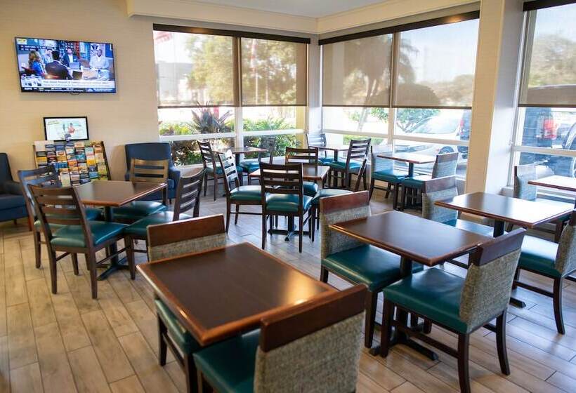 فندق Quality Inn Palm Beach International Airport