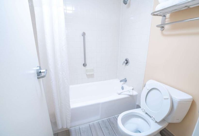 فندق Quality Inn Palm Beach International Airport