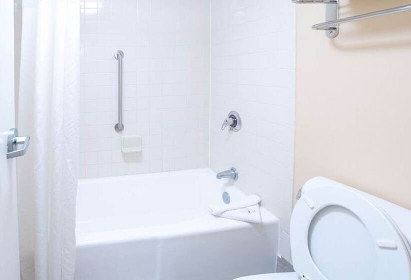 فندق Quality Inn Palm Beach International Airport