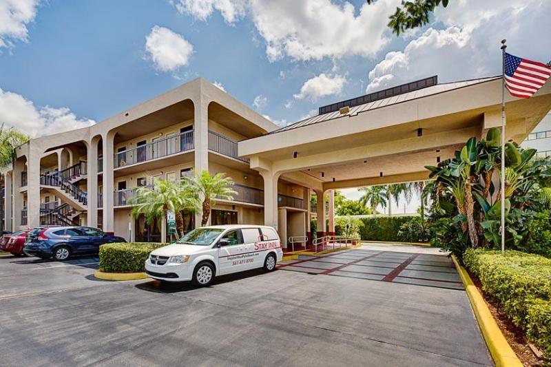 בית מלון כפרי Quality Inn Palm Beach International Airport