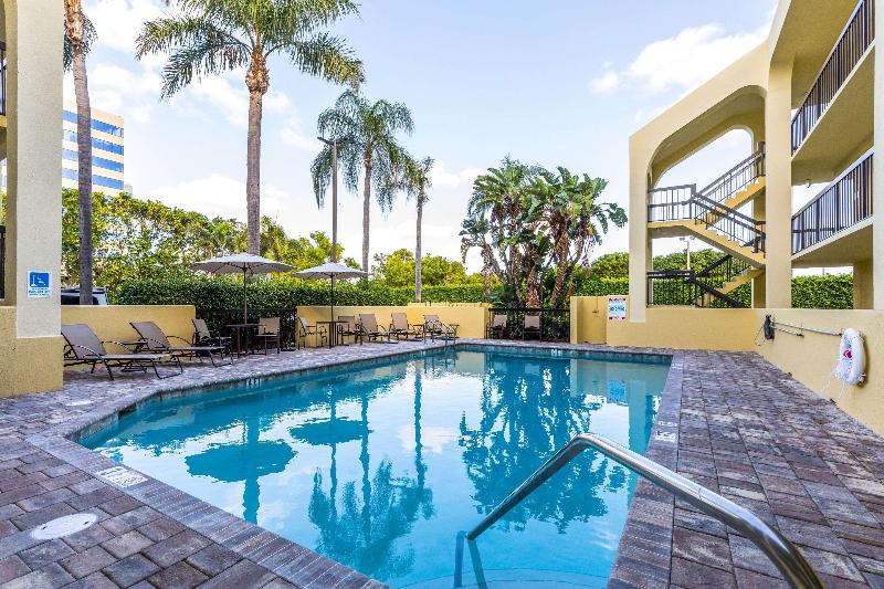 בית מלון כפרי Quality Inn Palm Beach International Airport