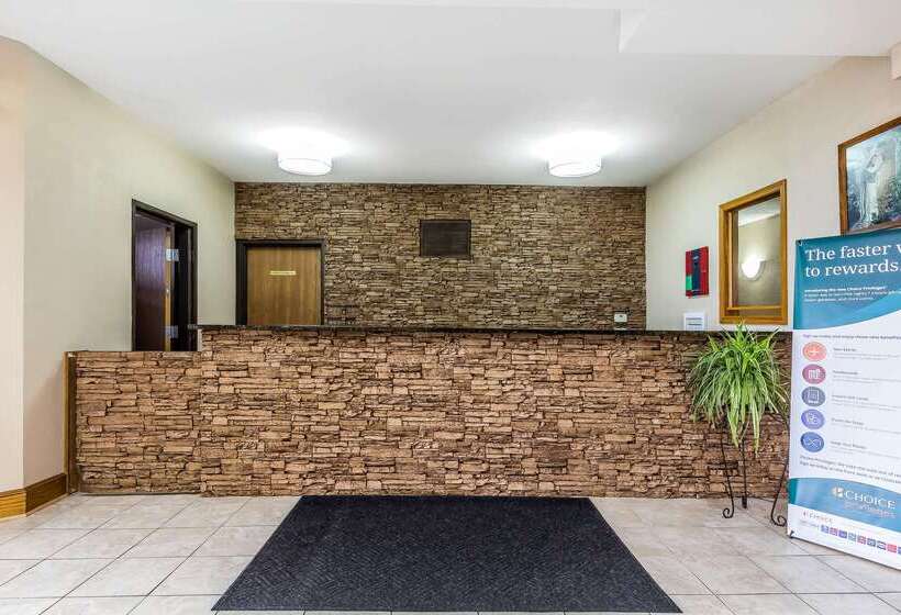 בית מלון כפרי Quality Inn & Suites Chesterfield Village