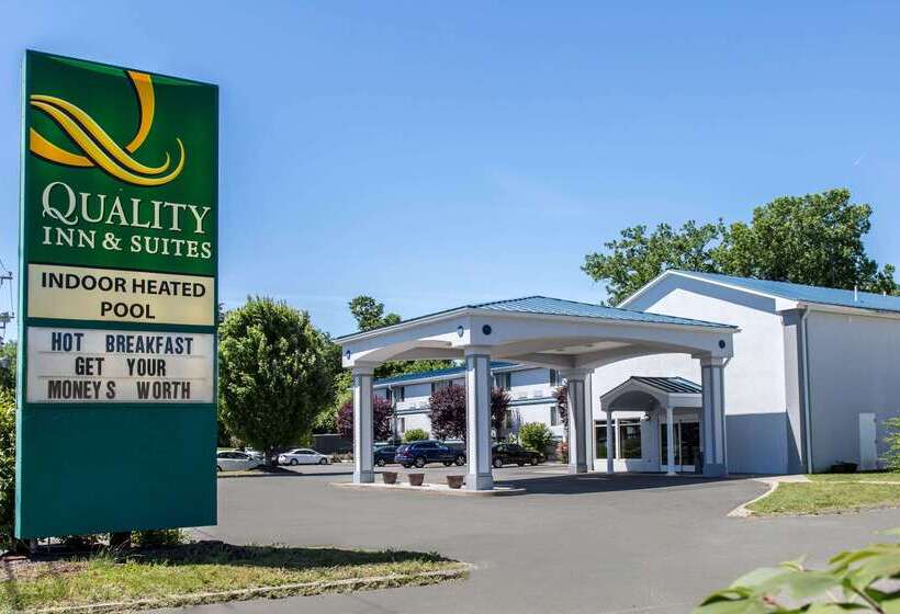هتل Quality Inn & Suites Danbury Near University