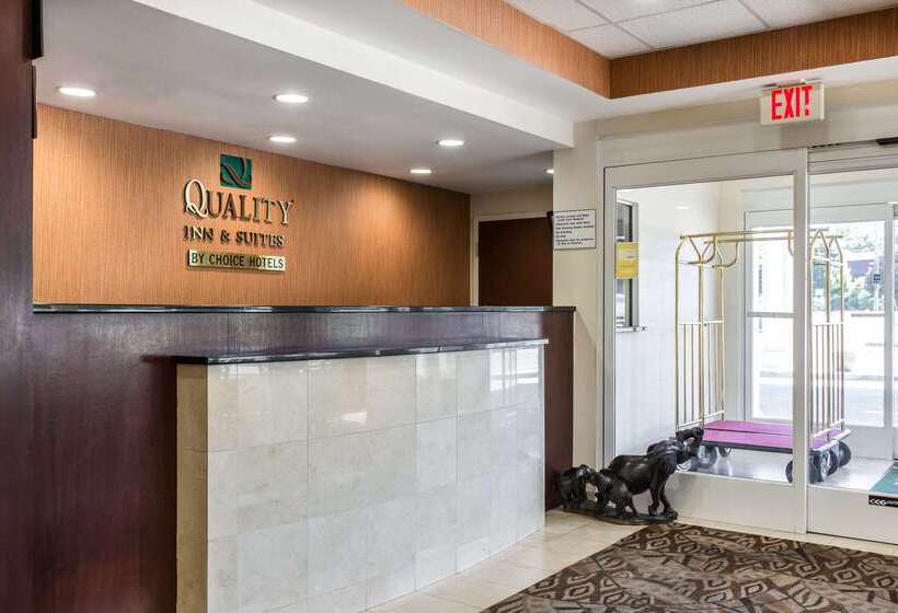هتل Quality Inn & Suites Danbury Near University
