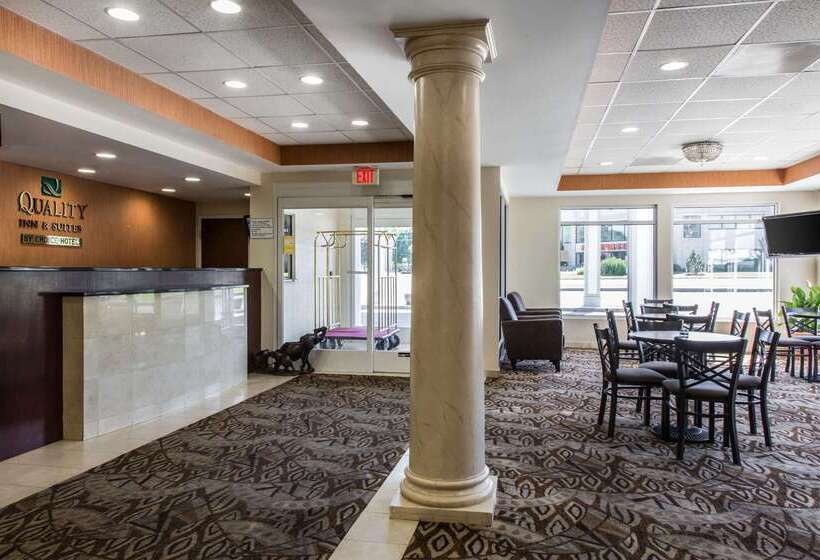 هتل Quality Inn & Suites Danbury Near University