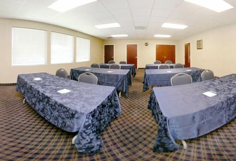 هتل Quality Inn & Suites Danbury Near University