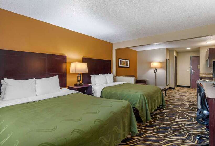 هتل Quality Suites Addisondallas
