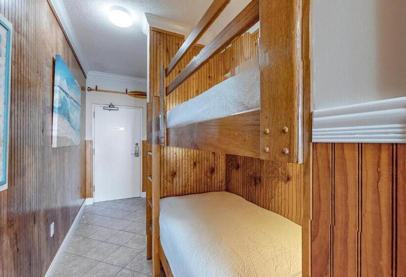 Отель Rentals At Waters Edge Condominiums