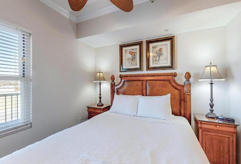 Отель Rentals At Waters Edge Condominiums