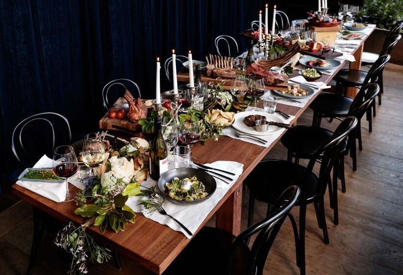 Отель Rydges Wellington