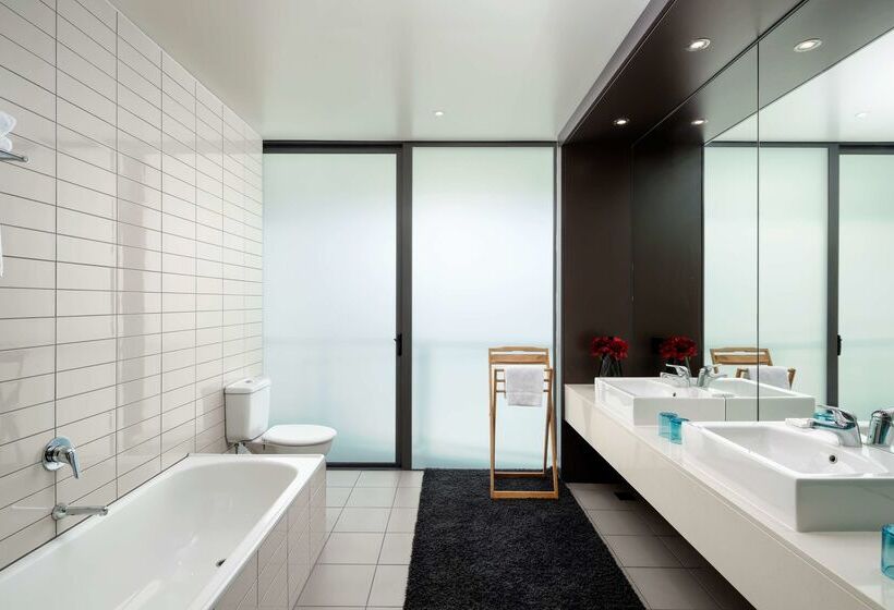 Отель Rydges Wellington