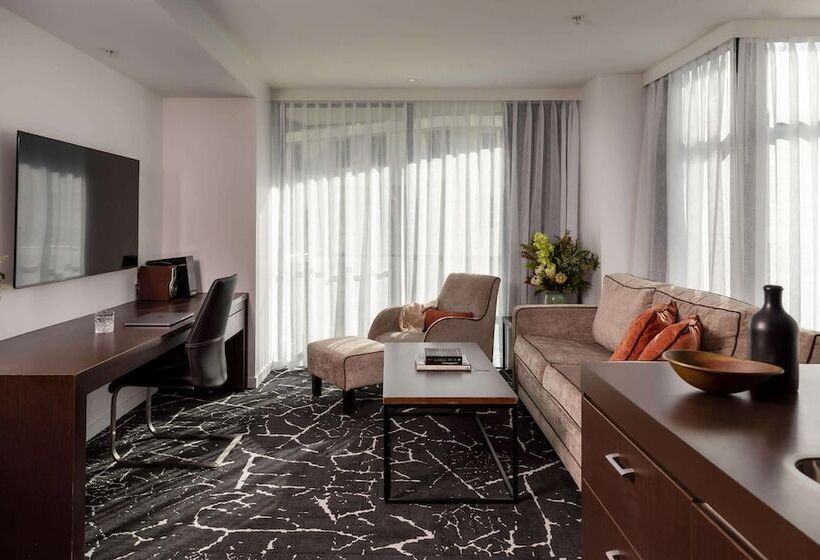 Отель Rydges Wellington