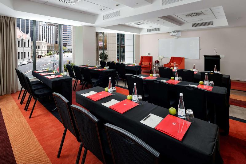 Отель Rydges Wellington