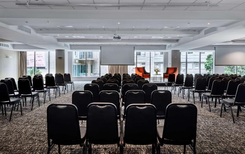 Отель Rydges Wellington