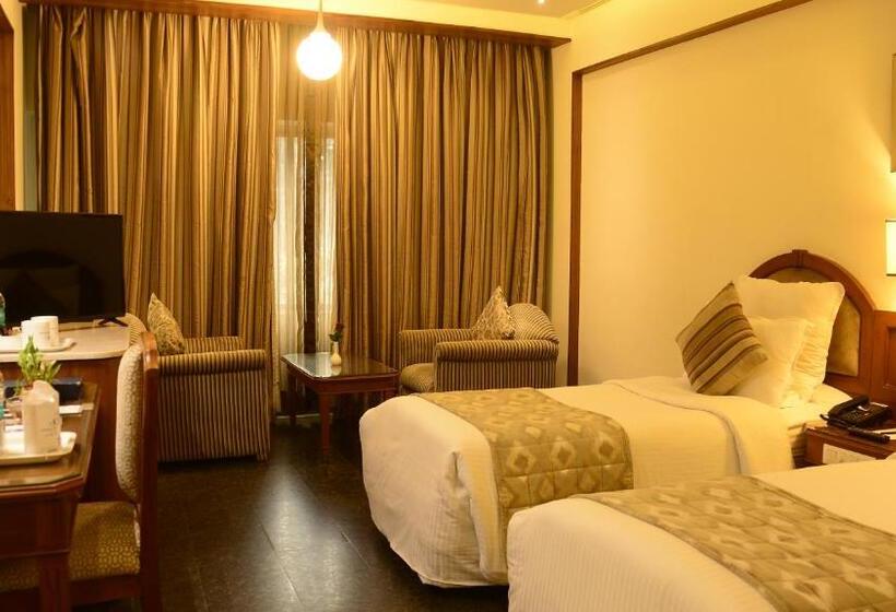 فندق Sandesh The Prince