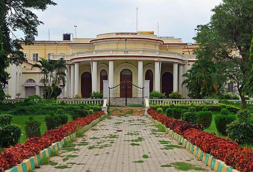 فندق Sandesh The Prince