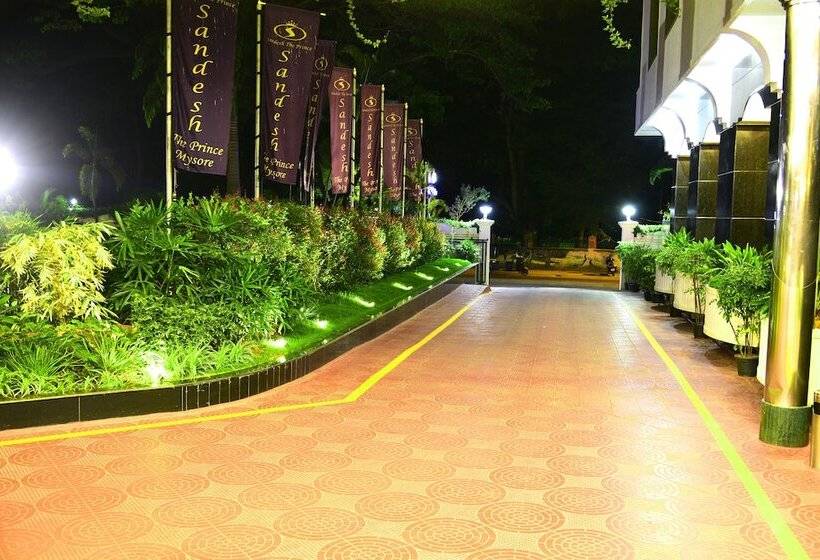 فندق Sandesh The Prince