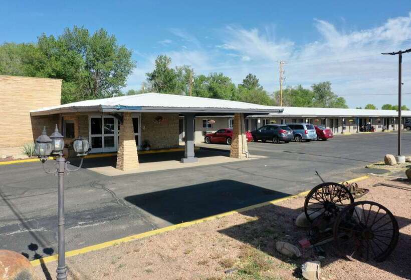فندق Suburban Studios Near Mesa Verde