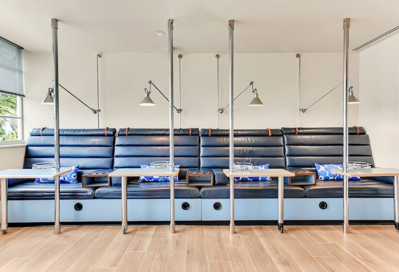 בית מלון כפרי The Standard Miami