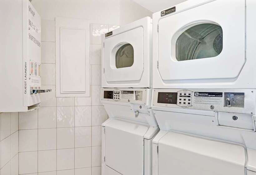 فندق Travelodge By Wyndham Sacramento / Rancho Cordova