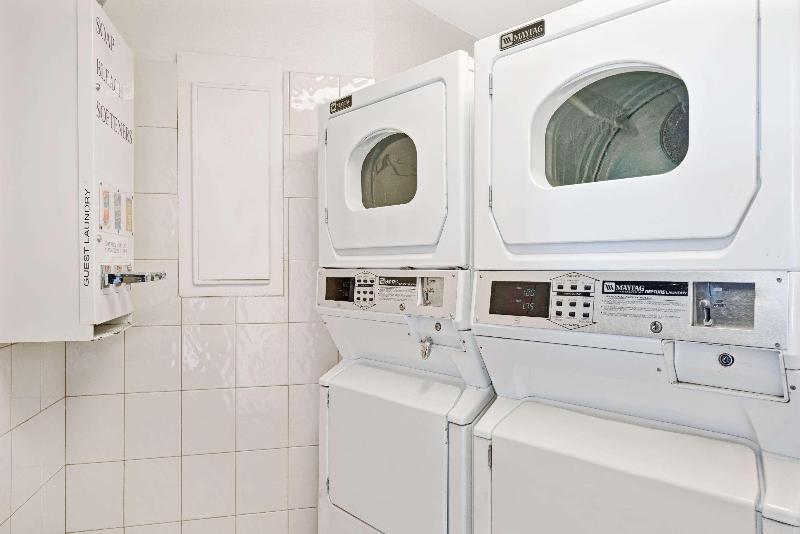 فندق Travelodge By Wyndham Sacramento / Rancho Cordova