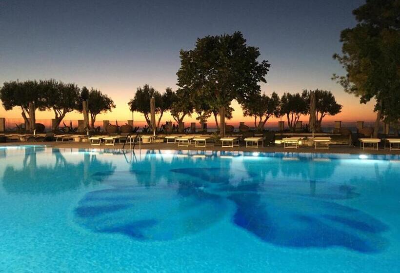 Отель Tui Blue Tropea