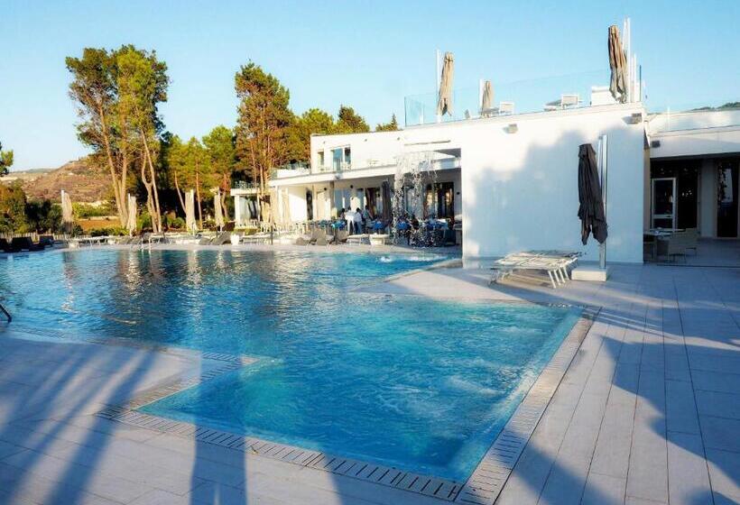 Отель Tui Blue Tropea