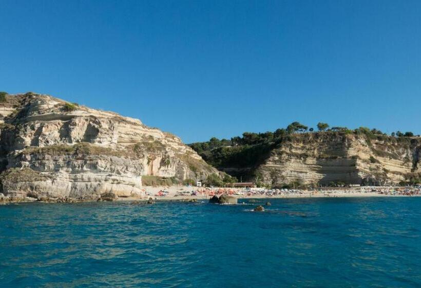 Отель Tui Blue Tropea