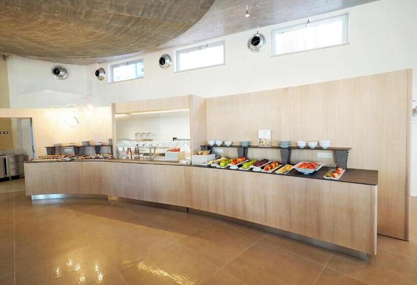 Отель Tui Blue Tropea