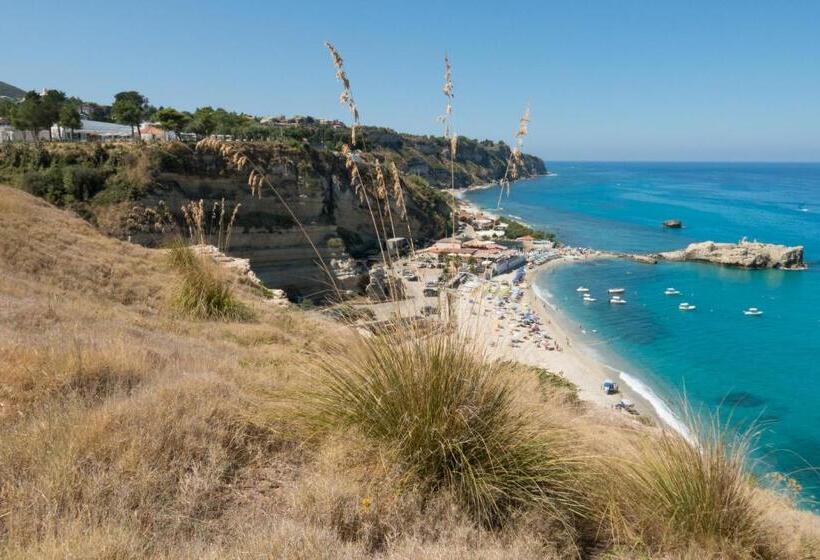 Отель Tui Blue Tropea