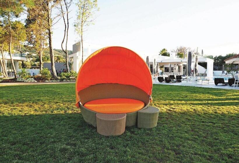 Отель Tui Blue Tropea