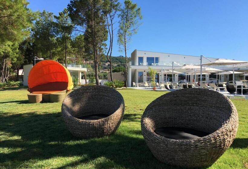 Отель Tui Blue Tropea