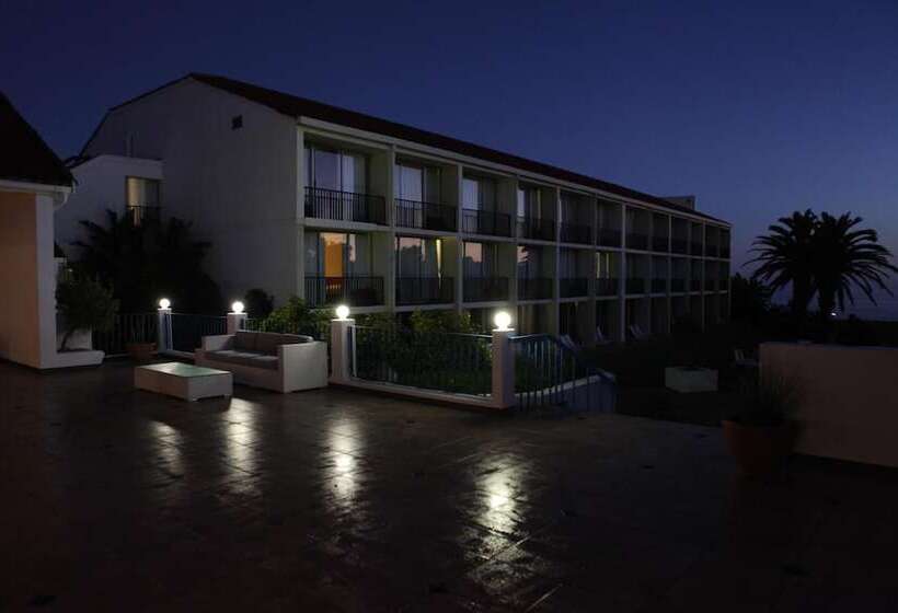 هتل Wilderness Beach