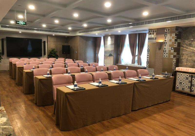 Howard Johnson Huaihai Hotel Shanghai