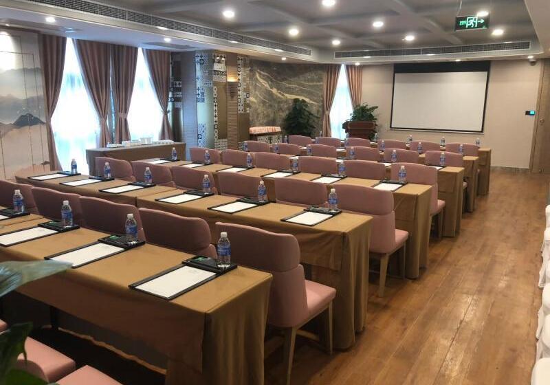 Howard Johnson Huaihai Hotel Shanghai