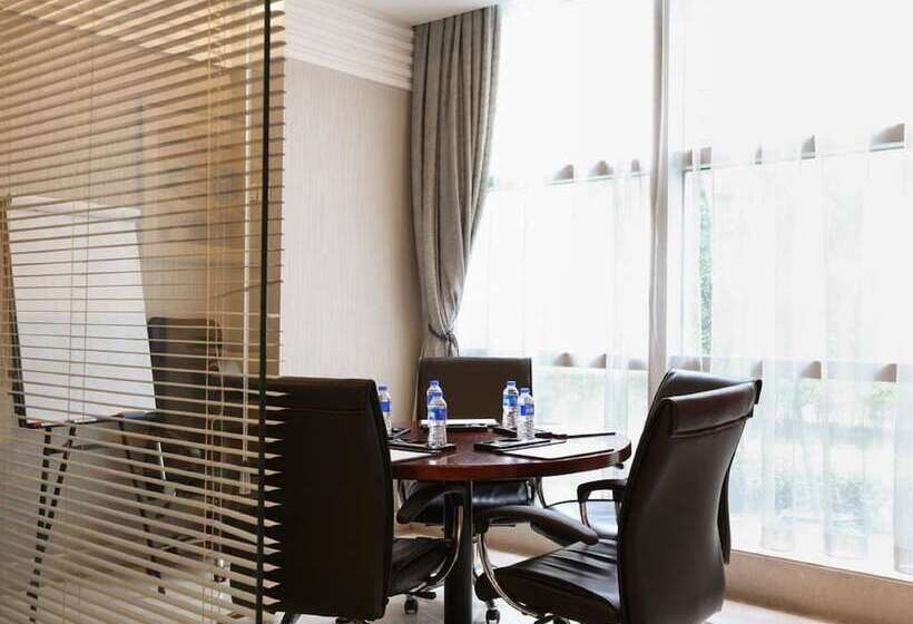 Howard Johnson Huaihai Hotel Shanghai