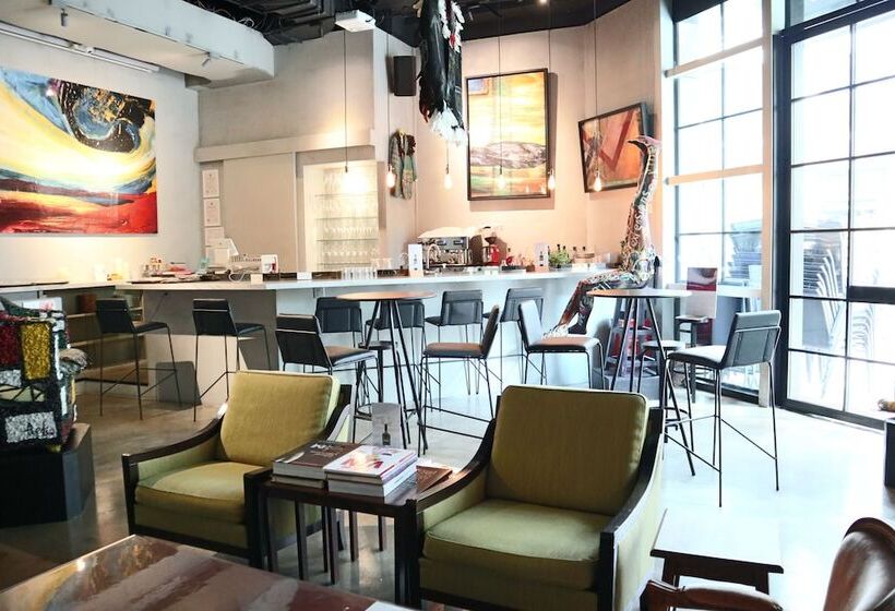 Howard Johnson Huaihai Hotel Shanghai