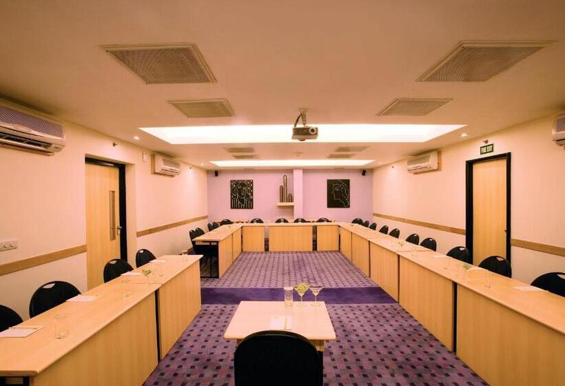 Lemon Tree Hotel, Udyog Vihar, Gurugram