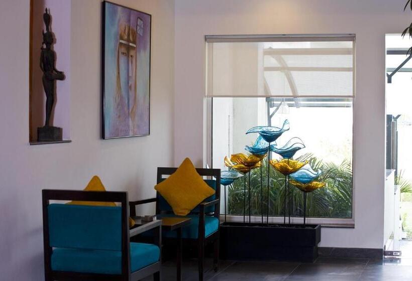 Lemon Tree Hotel, Udyog Vihar, Gurugram