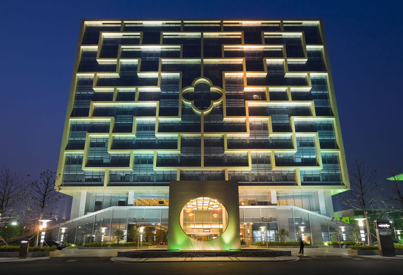 Mercure Suzhou Park Hotel & Suites