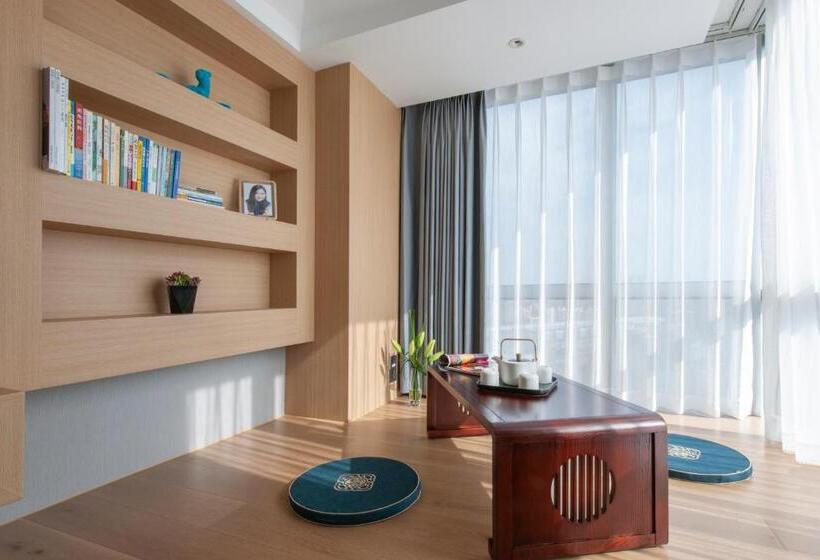 فندق Shanghai Baixia Pagoda