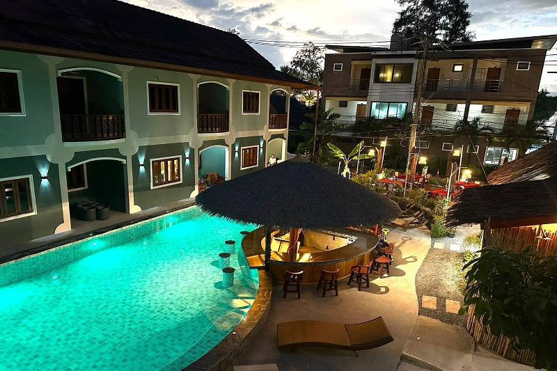 هتل Ginis Beach Resort