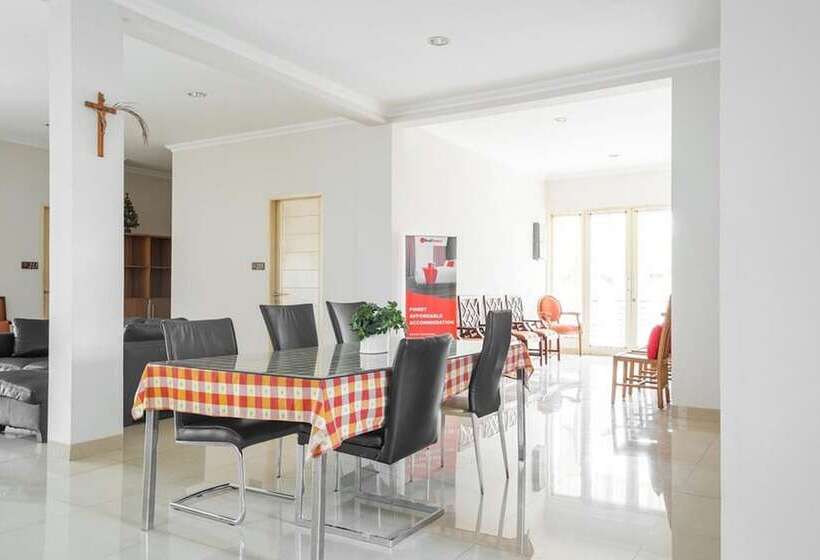 펜션 Reddoorz Near Siloam Karawaci 3