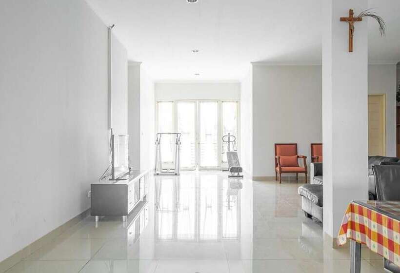 펜션 Reddoorz Near Siloam Karawaci 3