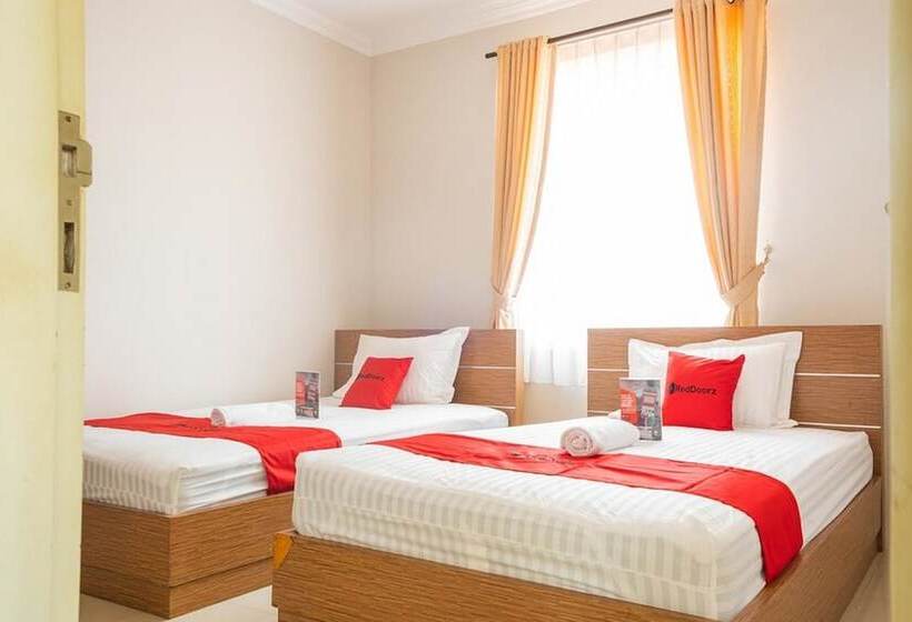펜션 Reddoorz Near Siloam Karawaci 3