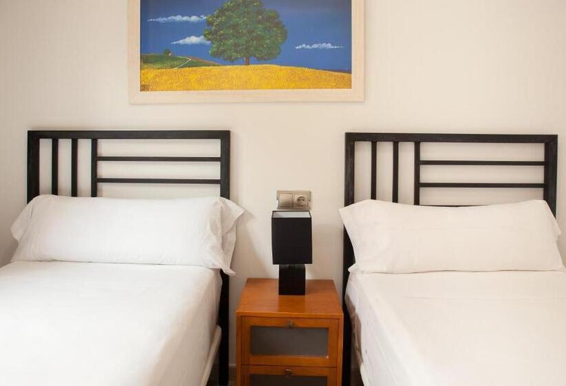 Apartamentos Playamarina