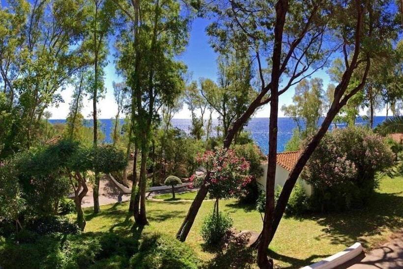 Arbatax Park Resort, Telis