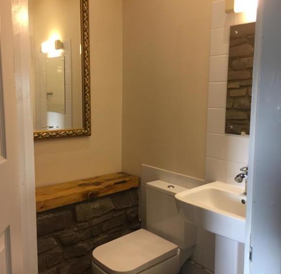 مبيت وإفطار Hillview Cottage